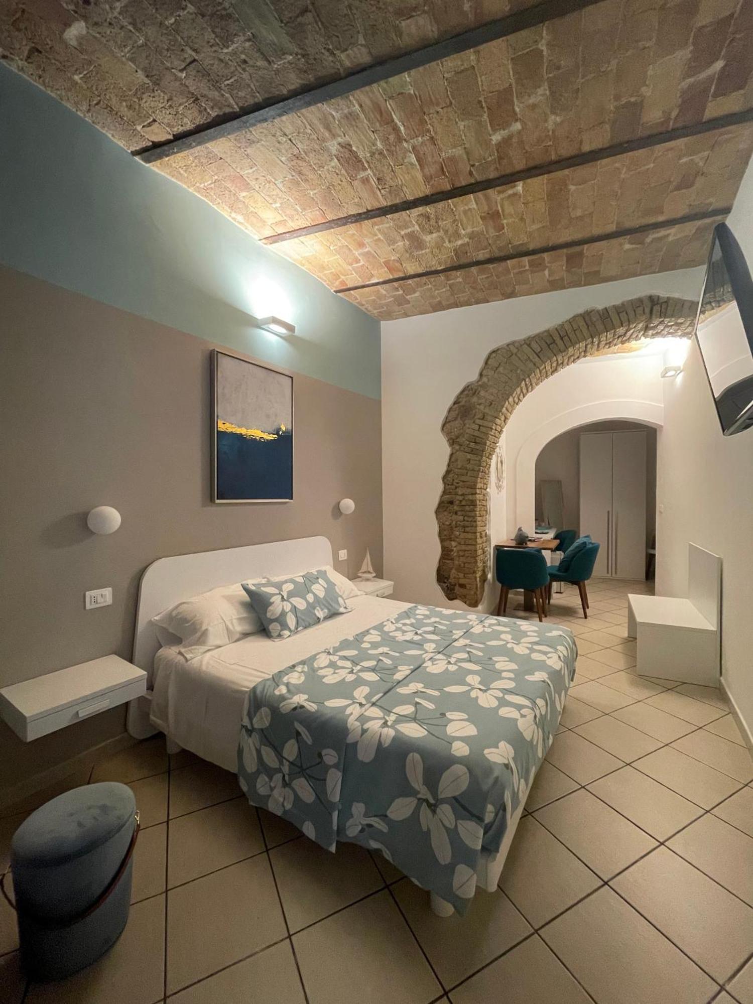 Barbarossa Sea Room Termoli Exteriör bild